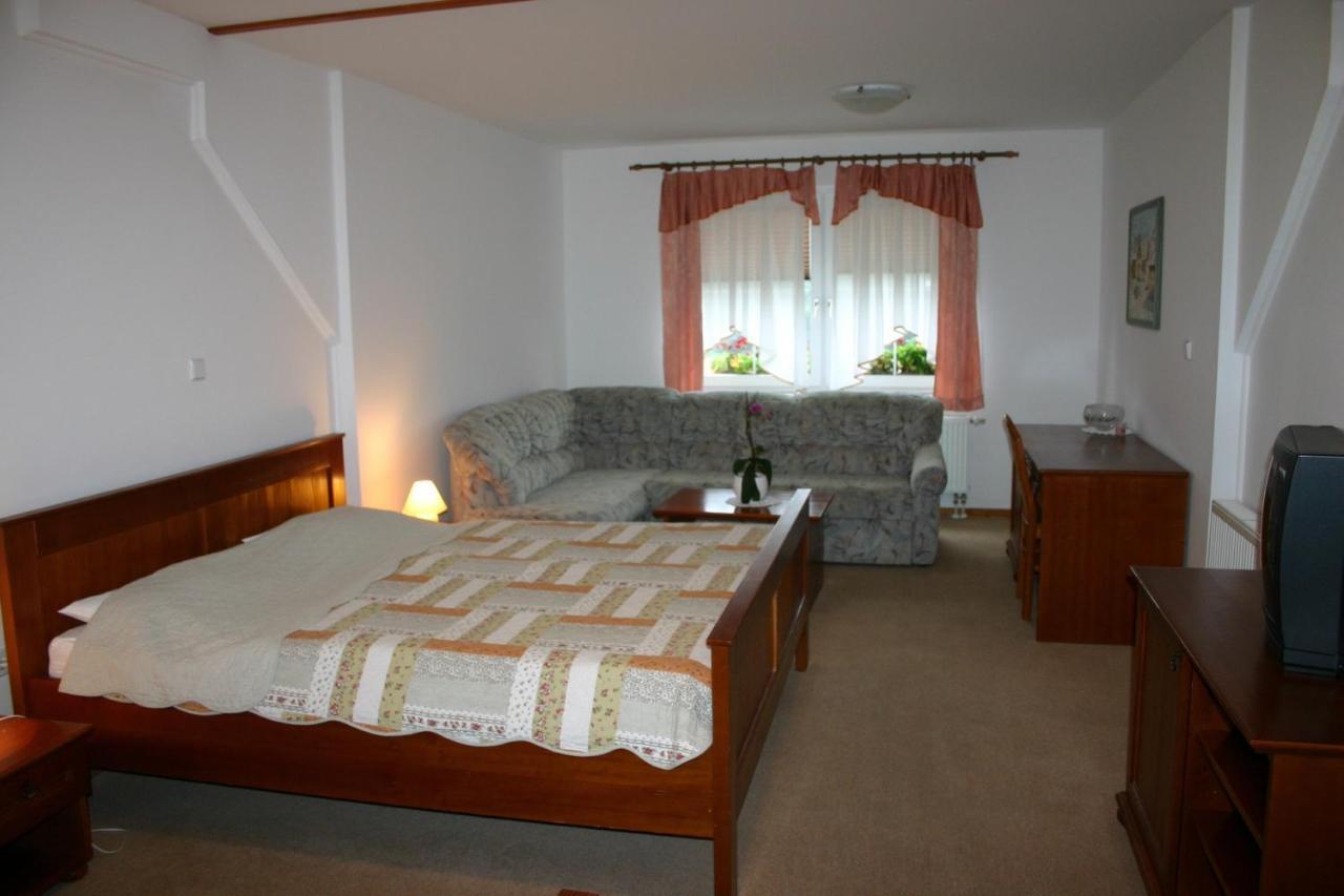 ליוטומר Gostisce - Guest House Stari Hrast חדר תמונה